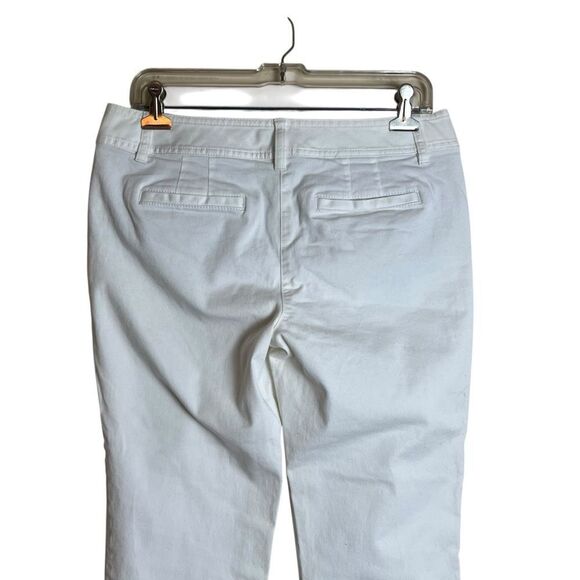 White House‎ black market off white pants. Size 8 - Picture 7 of 8